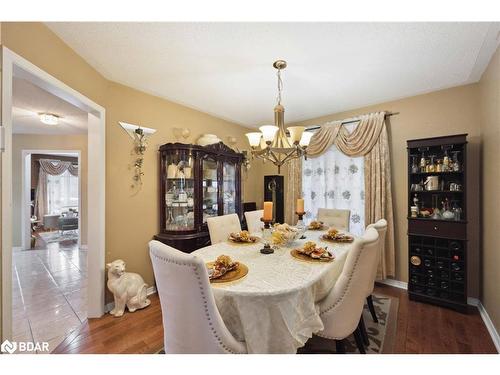 31 Quailvalley Drive, Brampton, ON - Indoor Photo Showing Dining Room