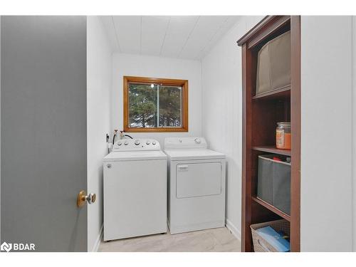 692 Forest Lake Road, Sundridge, ON - Indoor Photo Showing Laundry Room