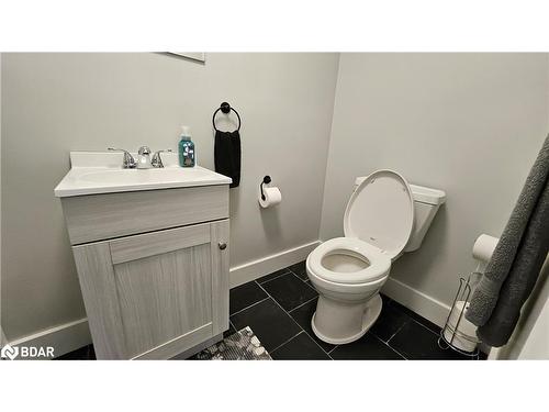 465 Farquhar Street, Gravenhurst, ON - Indoor Photo Showing Bathroom