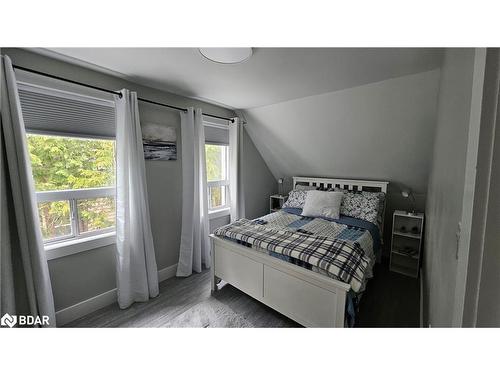 465 Farquhar Street, Gravenhurst, ON - Indoor Photo Showing Bedroom