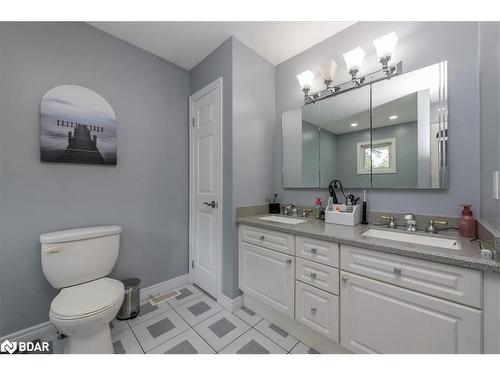 2403 Sunnidale Road, Utopia, ON - Indoor Photo Showing Bathroom