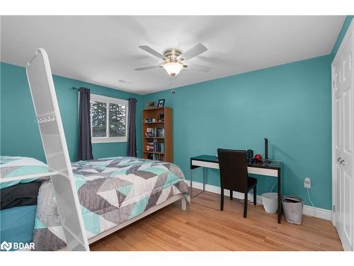 11 Quail Crescent, Barrie, ON - Indoor Photo Showing Bedroom