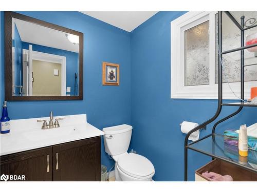 11 Quail Crescent, Barrie, ON - Indoor Photo Showing Bathroom