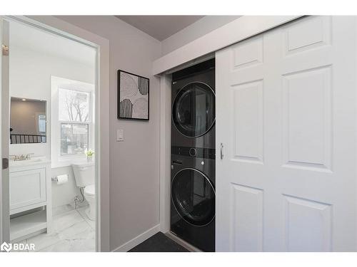 62 Elgin Street, Orillia, ON - Indoor Photo Showing Laundry Room