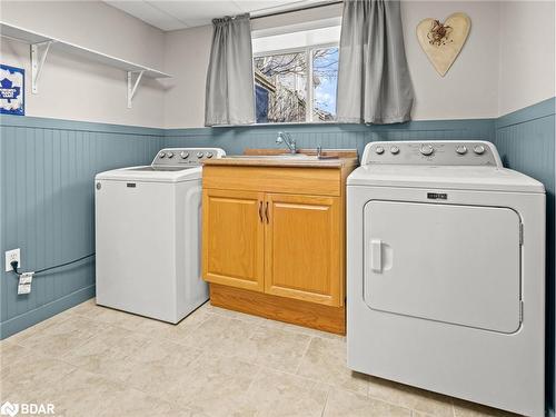 6 Lakewoods Court, Barrie, ON - Indoor Photo Showing Laundry Room
