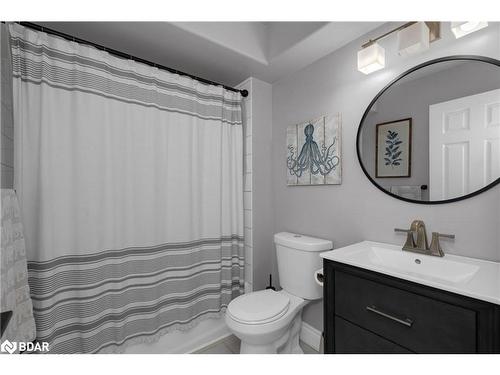 12 Pacific Avenue, Barrie, ON - Indoor Photo Showing Bathroom