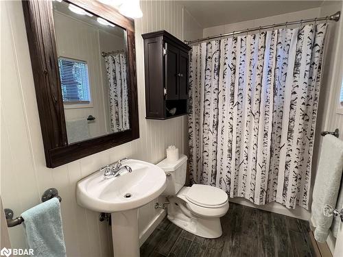 5-1117 Bert Sims Road, Muskoka Lakes, ON - Indoor Photo Showing Bathroom