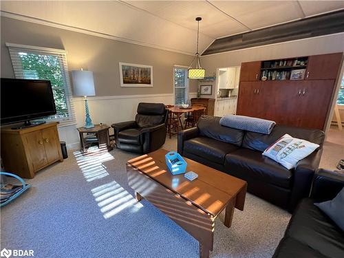 5-1117 Bert Sims Road, Muskoka Lakes, ON - Indoor Photo Showing Living Room