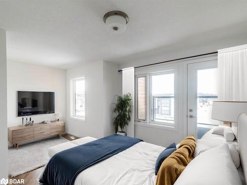 3778 Sunbank Crescent, Severn, ON - Indoor Photo Showing Bedroom