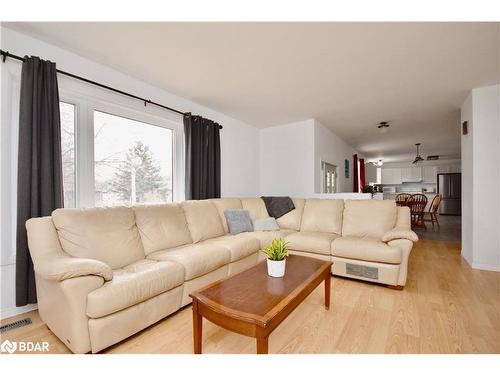 222 Christopher Street, Stayner, ON - Indoor Photo Showing Living Room