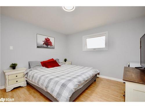 222 Christopher Street, Stayner, ON - Indoor Photo Showing Bedroom