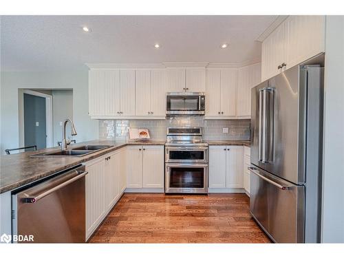 81 Lorne Avenue, Penetanguishene, ON - Indoor Photo Showing Kitchen With Double Sink