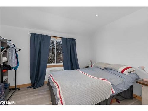 7612 County 9 Road, Creemore, ON - Indoor Photo Showing Bedroom