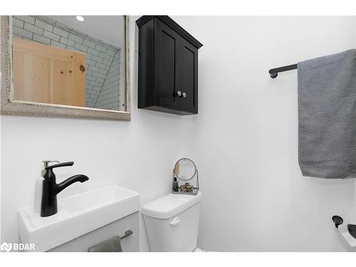 7612 County 9 Road, Creemore, ON - Indoor Photo Showing Bathroom