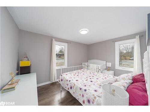 20 English Drive, Beeton, ON - Indoor Photo Showing Bedroom