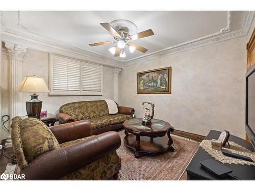89 Crestwood Road, Vaughan, ON - Indoor Photo Showing Living Room