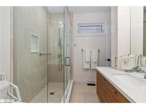 203 Montgomery Drive, Barrie, ON - Indoor Photo Showing Bathroom