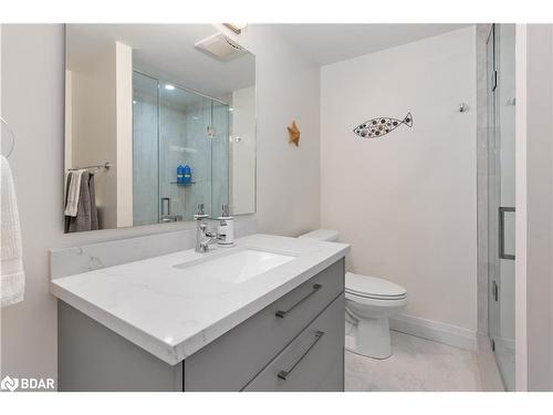 203 Montgomery Drive, Barrie, ON - Indoor Photo Showing Bathroom