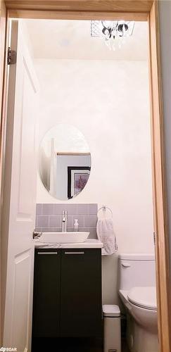 258 Centre Street, Angus, ON - Indoor Photo Showing Bathroom