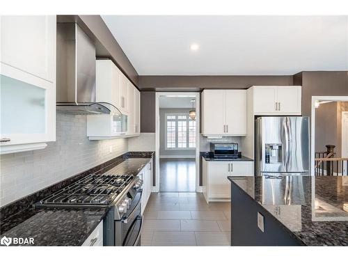 9 Strong Avenue, Angus, ON - Indoor Photo Showing Kitchen With Stainless Steel Kitchen