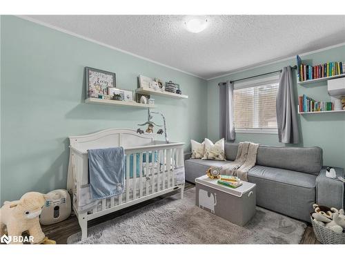 144 Pine Street, Bracebridge, ON - Indoor Photo Showing Bedroom