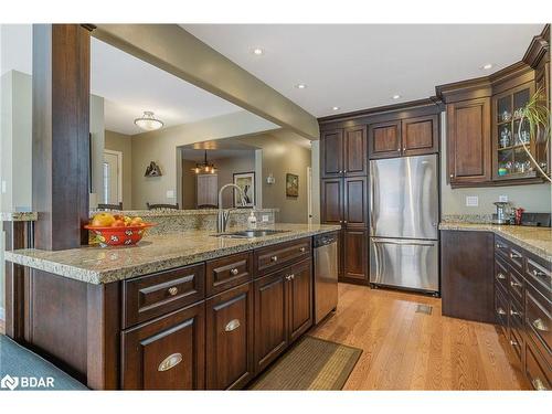 24 Marion Crescent, Barrie, ON - Indoor Photo Showing Kitchen With Upgraded Kitchen
