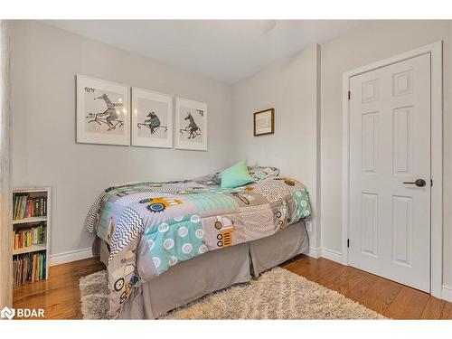 24 Marion Crescent, Barrie, ON - Indoor Photo Showing Bedroom