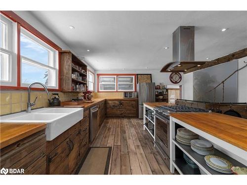 73 15/16 Sideroad, Oro-Medonte, ON - Indoor Photo Showing Kitchen With Double Sink