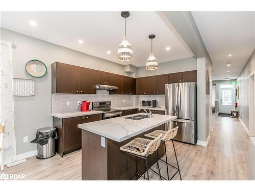 7-218 Crosswinds Boulevard, The Blue Mountains, ON - Indoor Photo Showing Kitchen With Double Sink With Upgraded Kitchen