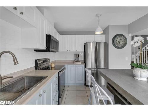 121-800 West Ridge Boulevard, Orillia, ON - Indoor Photo Showing Kitchen