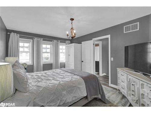 121-800 West Ridge Boulevard, Orillia, ON - Indoor Photo Showing Bedroom