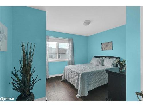 121-800 West Ridge Boulevard, Orillia, ON - Indoor Photo Showing Bedroom