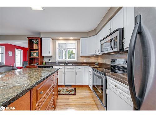 52 Vermont Avenue, Wasaga Beach, ON - Indoor Photo Showing Kitchen With Stainless Steel Kitchen With Double Sink