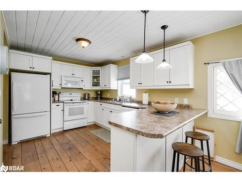 1108 Milford Bay Road, Muskoka Lakes, ON - Indoor Photo Showing Kitchen