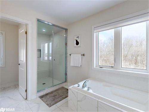 95 Nottingham Road, Barrie, ON - Indoor Photo Showing Bathroom