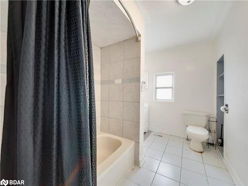 33 Albert Street S, Orillia, ON - Indoor Photo Showing Bathroom