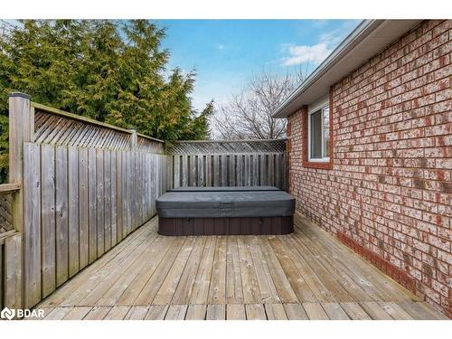 18 Nugent Court, Barrie, ON - Outdoor With Deck Patio Veranda With Exterior