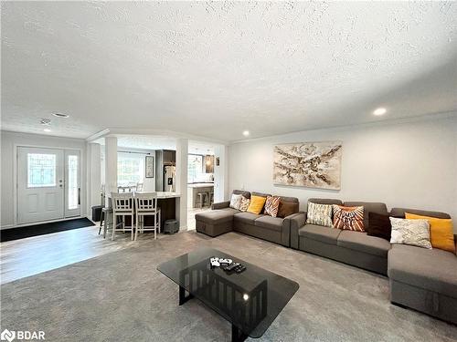 20 Bridlewood Crescent, Wasaga Beach, ON - Indoor Photo Showing Living Room