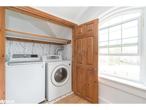 204 Spruce Crescent, Barrie, ON - Indoor Photo Showing Laundry Room