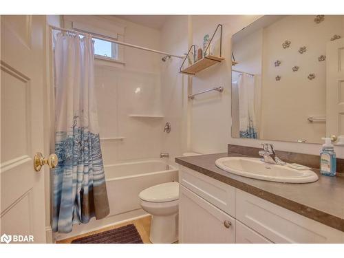 39-37 Butternut Lane, Prince Edward County, ON - Indoor Photo Showing Bathroom