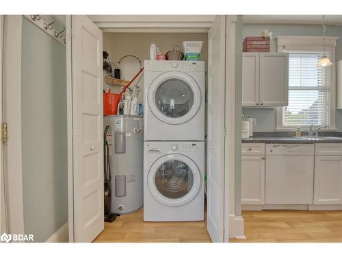 39-37 Butternut Lane, Prince Edward County, ON - Indoor Photo Showing Laundry Room