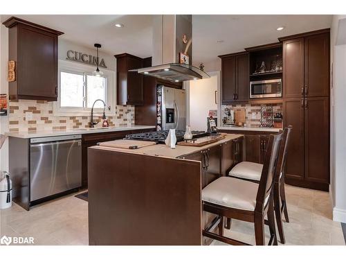 821 Essa Road, Barrie, ON - Indoor Photo Showing Kitchen With Upgraded Kitchen