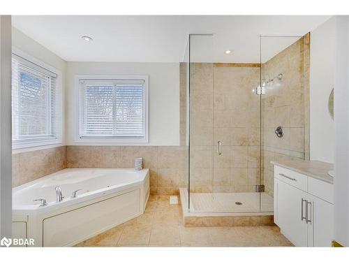 920 Booth Avenue, Innisfil, ON - Indoor Photo Showing Bathroom