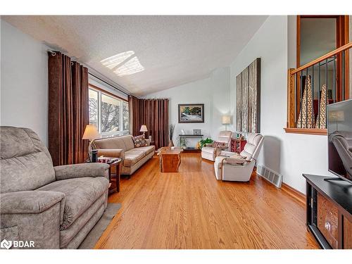 200 Bertha Avenue, Barrie, ON - Indoor Photo Showing Living Room