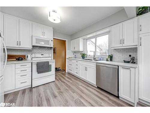 200 Bertha Avenue, Barrie, ON - Indoor Photo Showing Kitchen