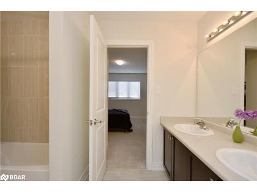 478 Greenwood Drive Drive, Angus, ON - Indoor Photo Showing Bathroom