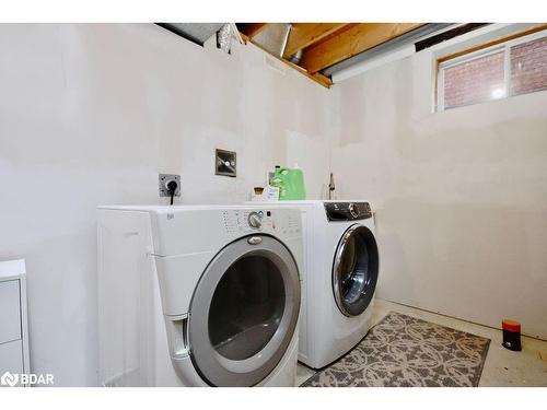33 Ferguson Drive, Barrie, ON - Indoor Photo Showing Laundry Room