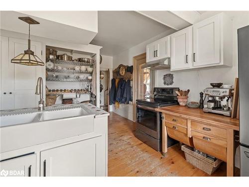 1232 South Shore Road, Greater Napanee, ON - Indoor Photo Showing Kitchen