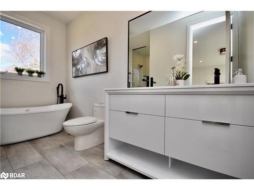 1411 Maple Way, Innisfil, ON - Indoor Photo Showing Bathroom