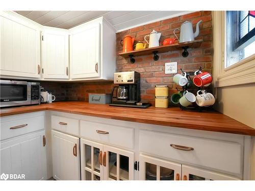 192 Wrenhaven Road, Fenelon Falls, ON - Indoor Photo Showing Kitchen